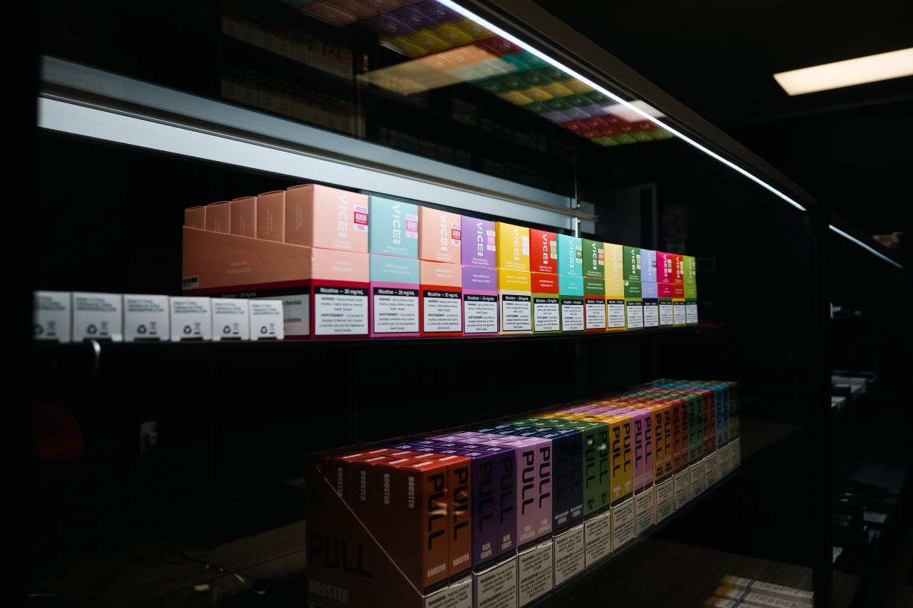 SimpliVape's Richmond Hill Location at 13390 Yonge St, Richmond Hill Ontario